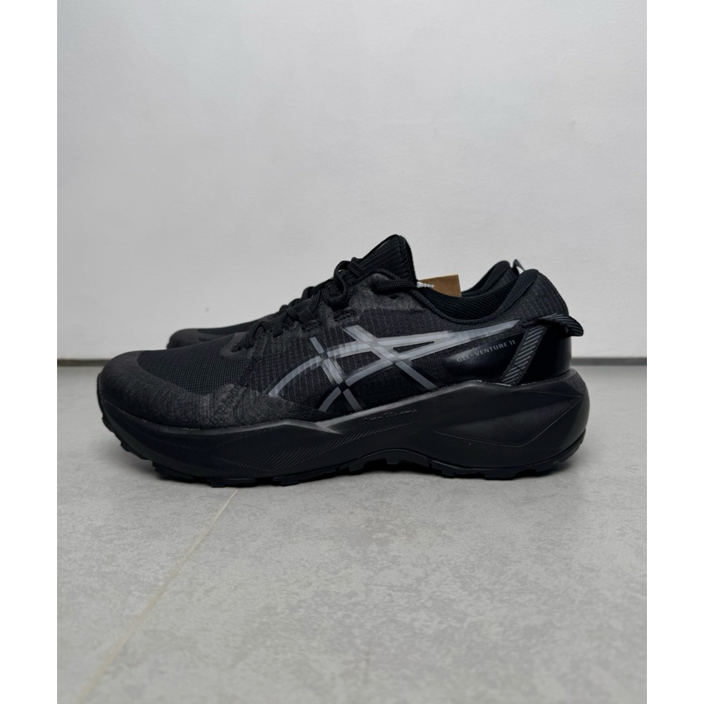 Asics Gel venture 11 mens trail running black sneakers