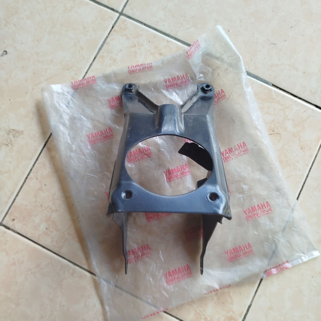 Stay Bracket Dudukan Panel Dasi Dada Depan Sigma Original YGP 4YY-F331A-00-33