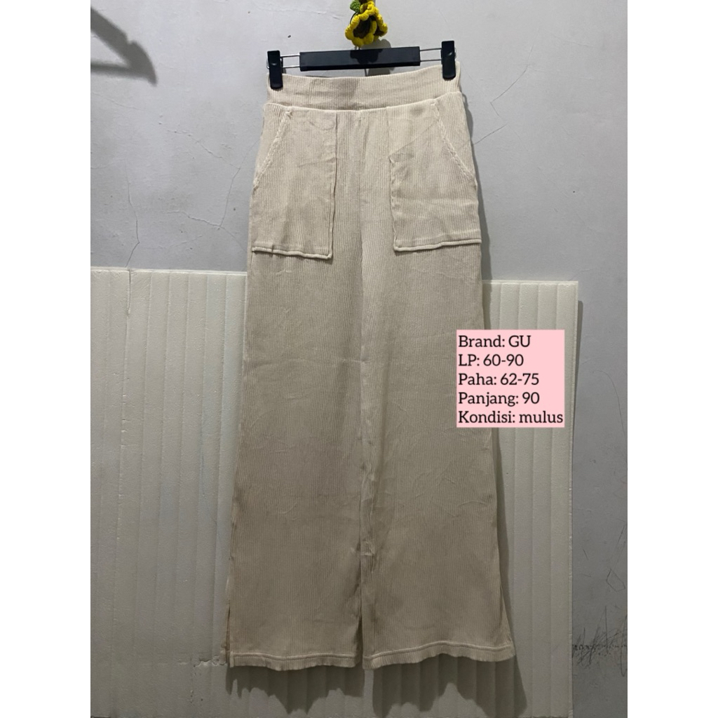 Preloved Celana Kulot Rajut Kantong Lidi lidi GU branded Korean Style Putih BW