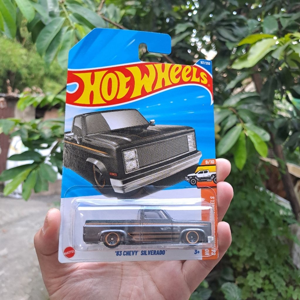 Hot Wheels 83 Chevy Silverado