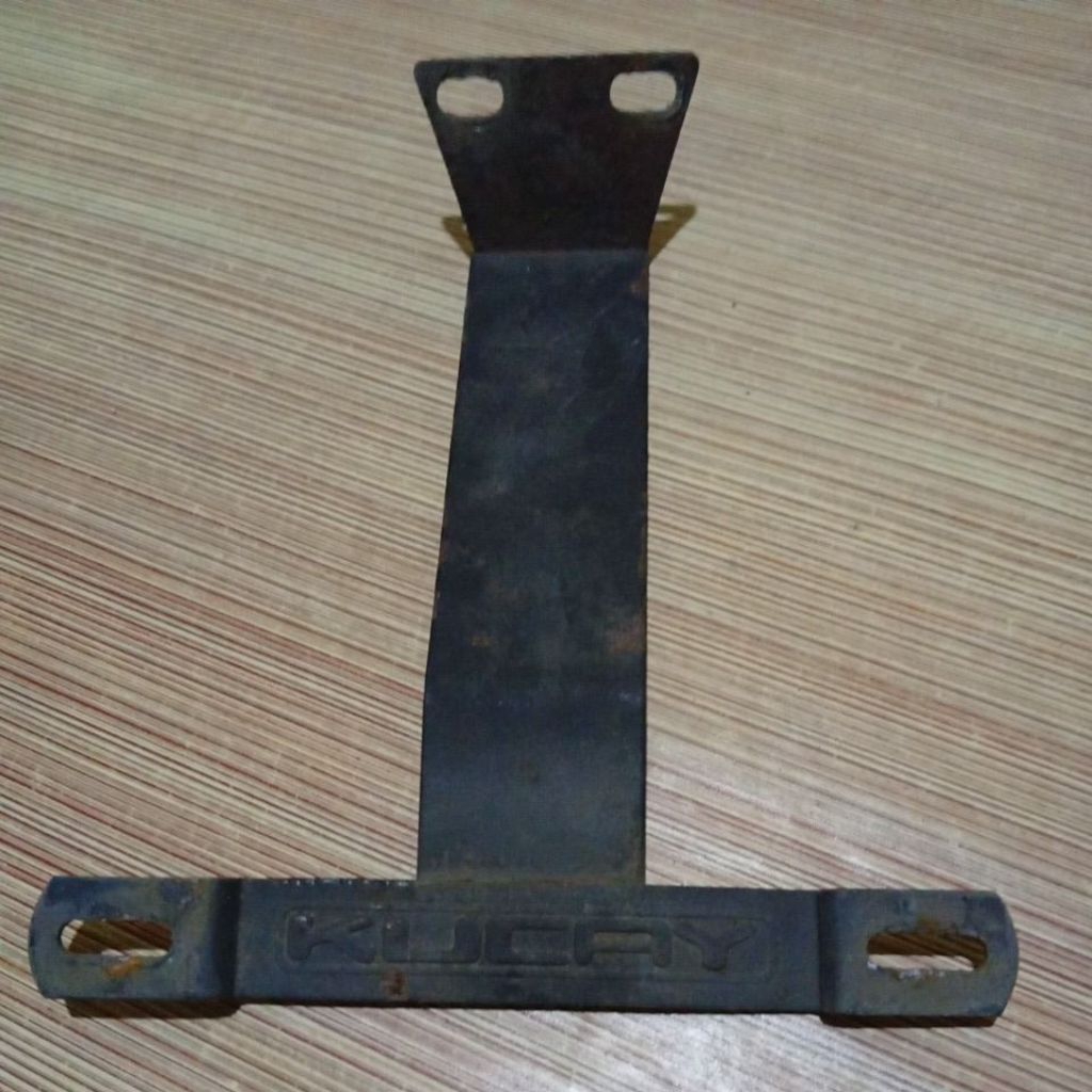 DUDUKAN PLAT NOMOR DEPAN NS200