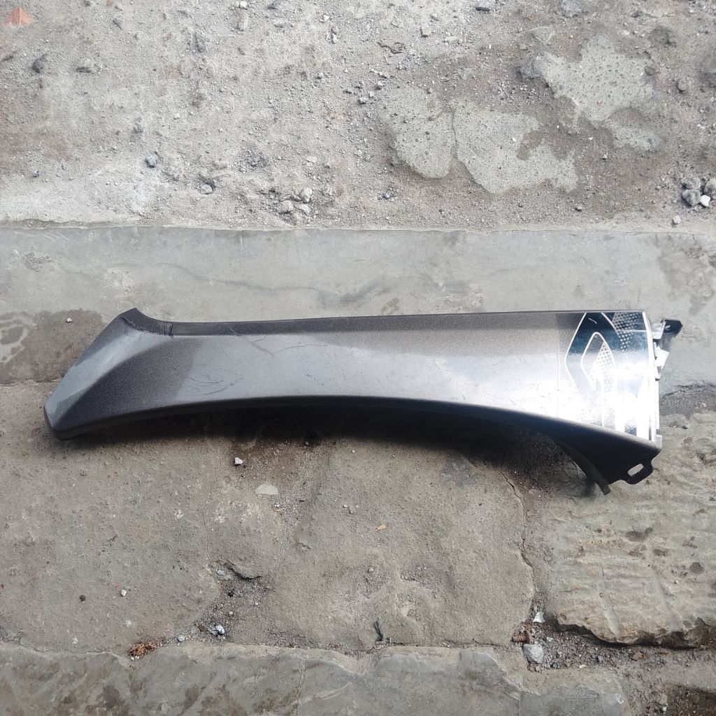 Cover R front sayap depan sebelah kanan untuk motor Honda Genio original bekas copotan second