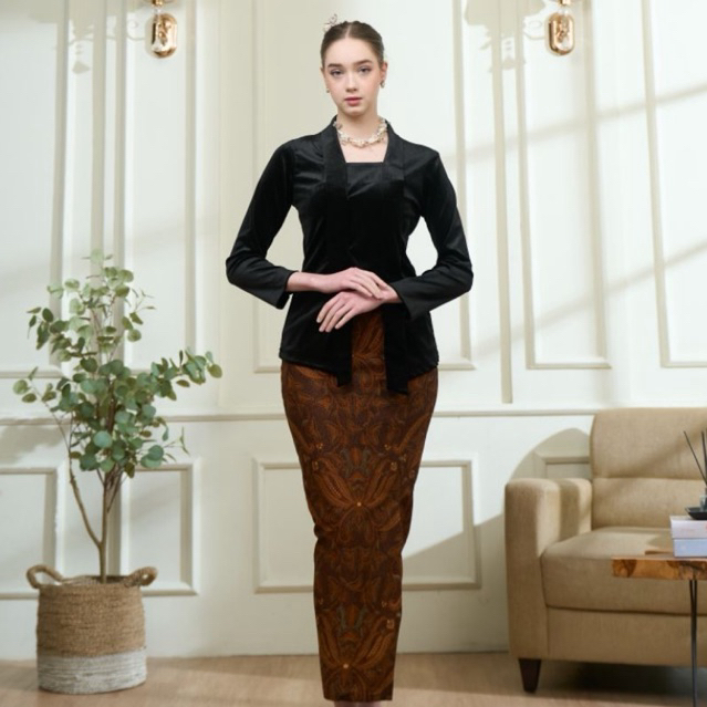 Atasan Kebaya Beludru / Kebaya Kutubaru Hitam / Kebaya Hitam Polos