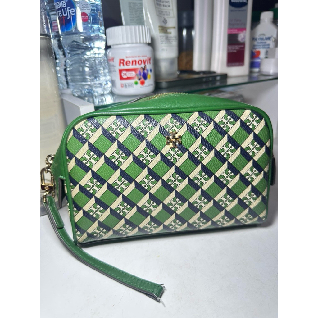 Preloved Clutch TB