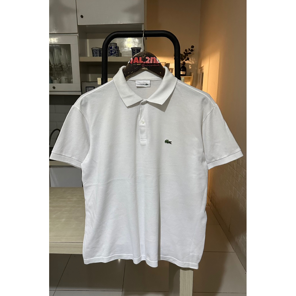 polo shirt putih