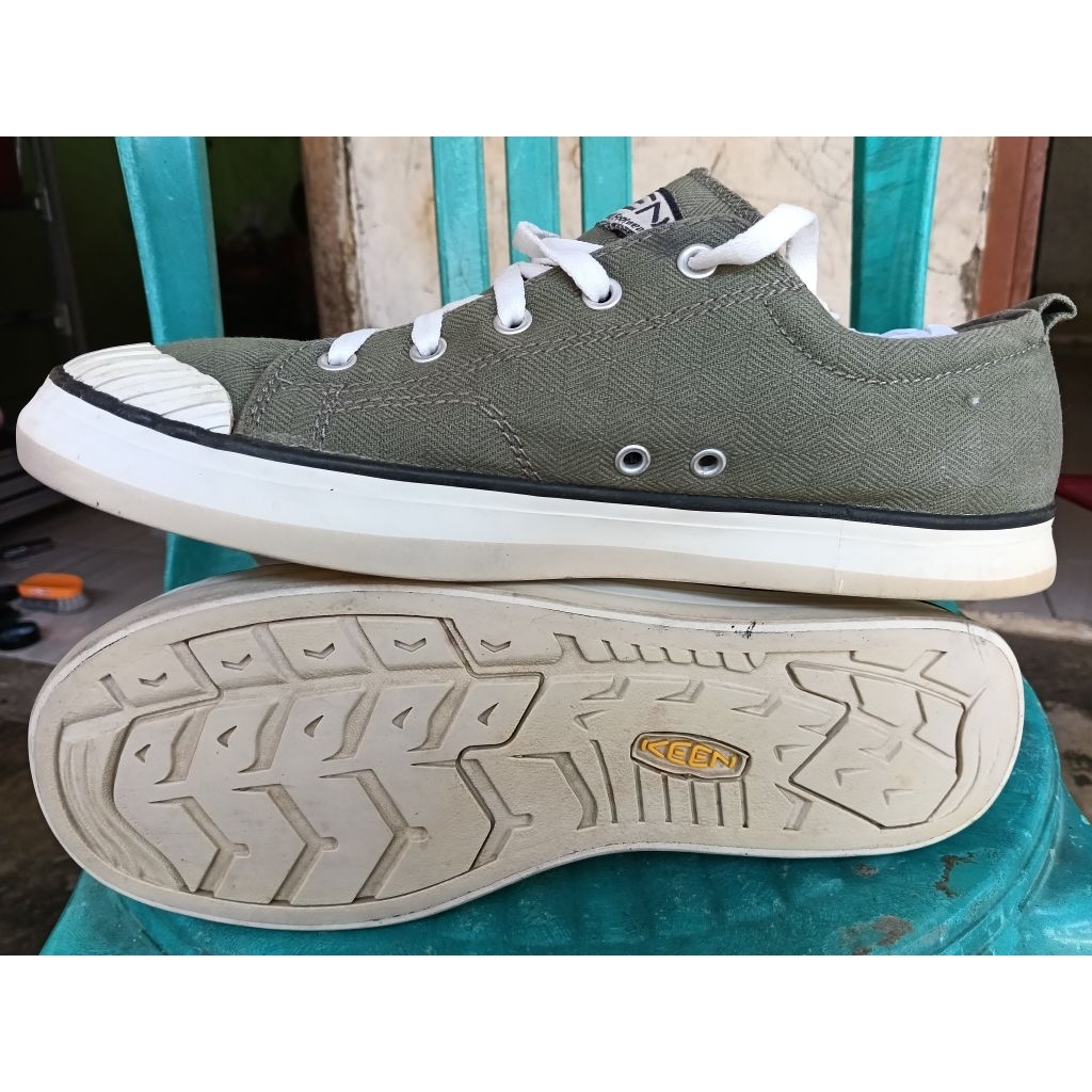 sepatu keen canvas