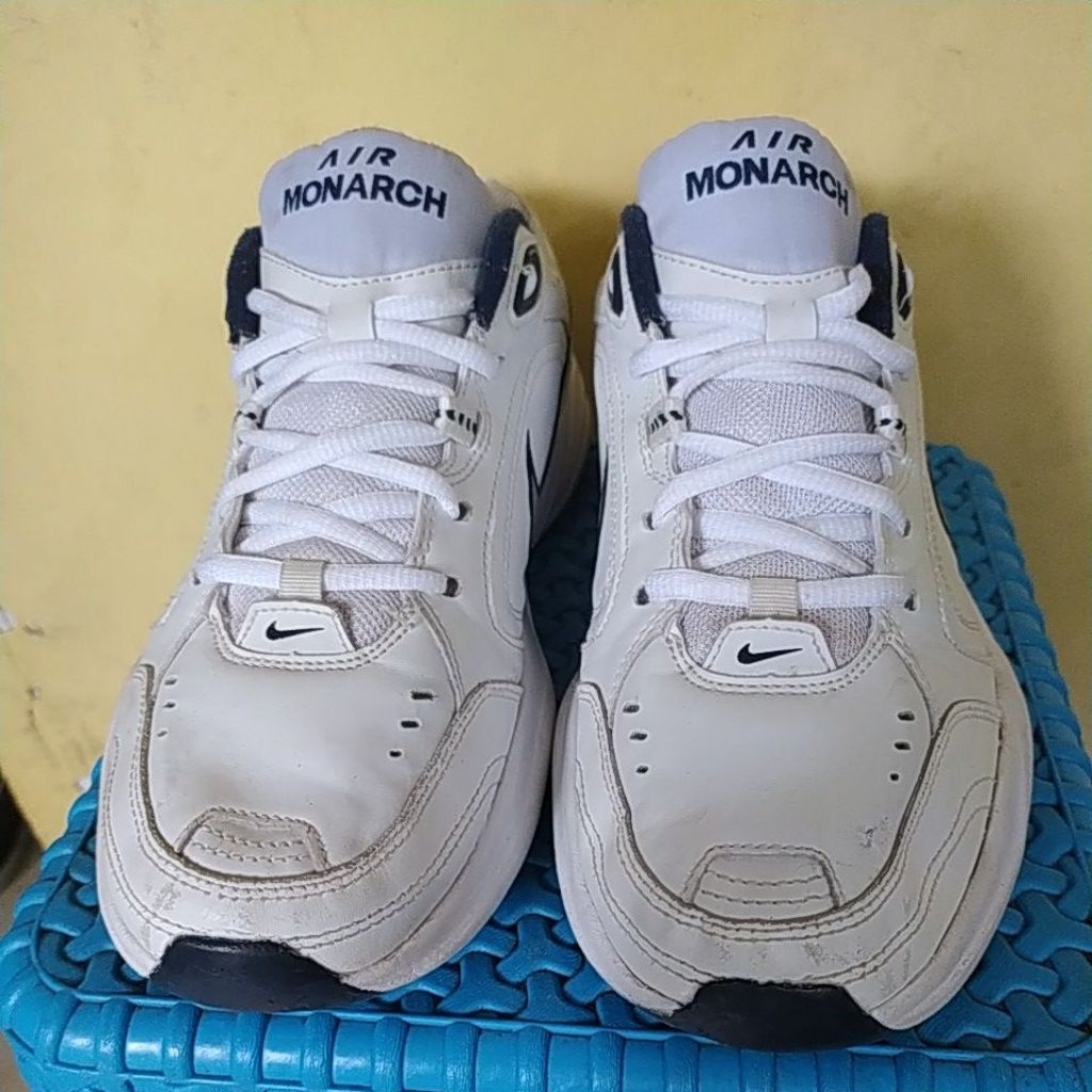 Sepatu Second Nike Air Monarch Size 44,5 Insole 28,5 cm