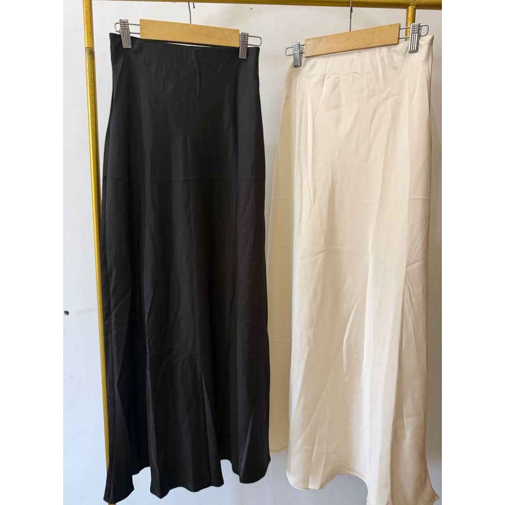 Rok Duyung Satin