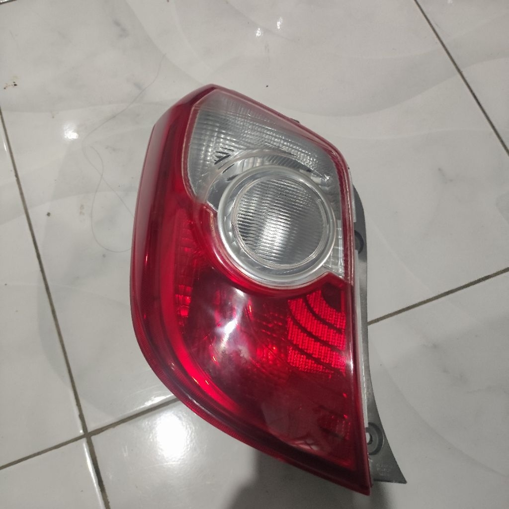 stoplamp lampu belakang agya ayla 2015 2016 2017 kiri original