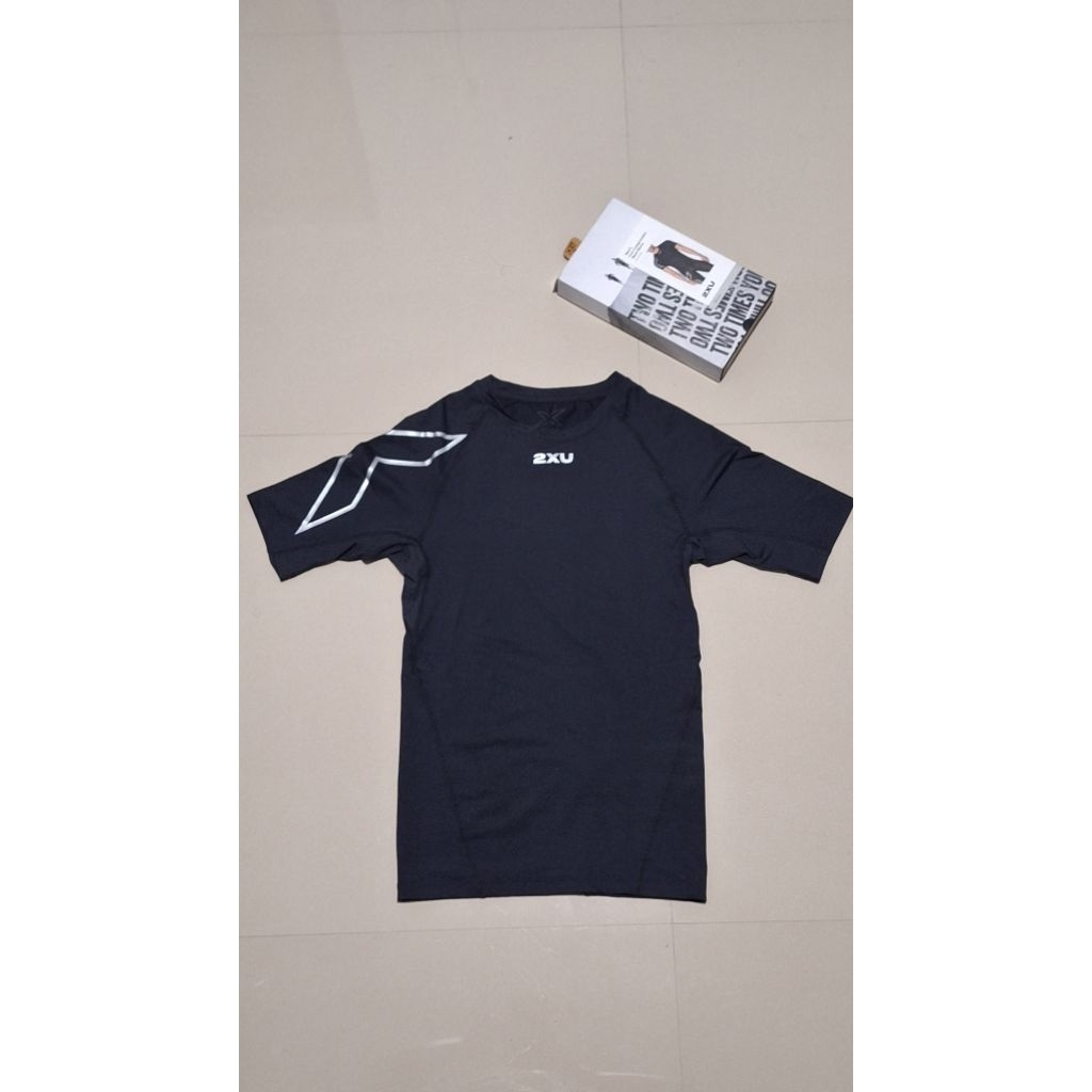 2XU MEN'S CORE COMPRESSION SHIRT + BOX (USED/SECOND/BEKAS)