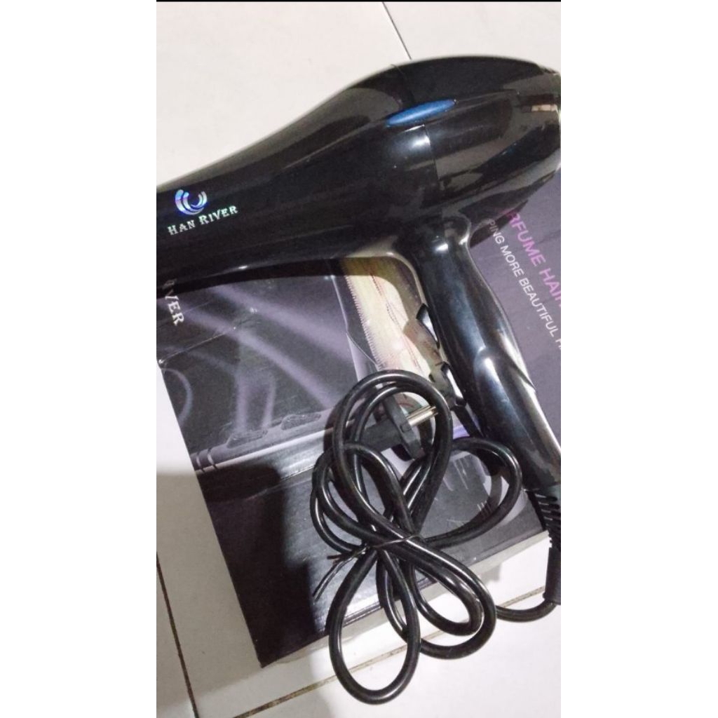 Hair dryer preloved