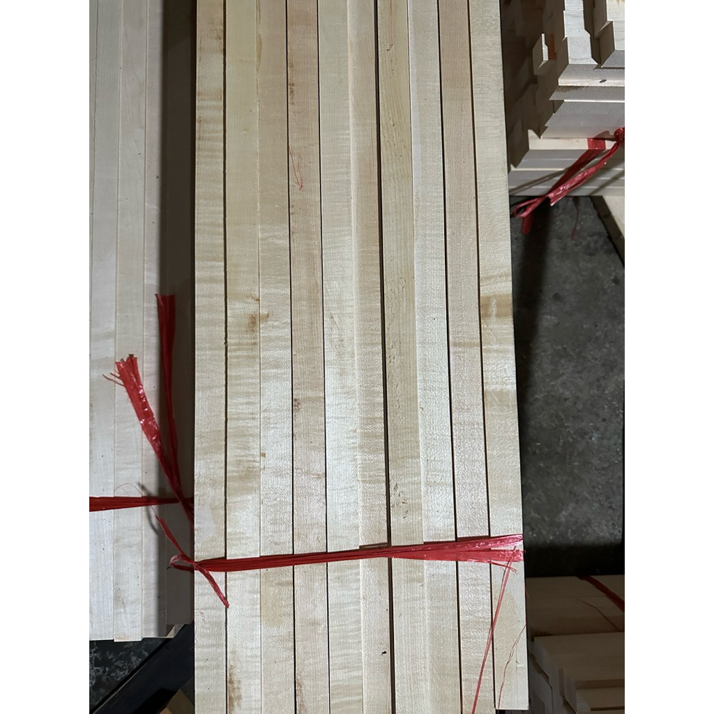 Obral Kayu Flame Maple - uk 2,5 x 88 up utk stik billiard stik drum - minim pembelian 100