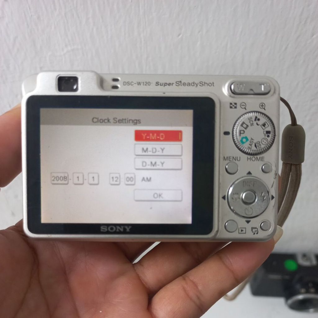 SONY W120 SILVER,Kamera digital pocket bekas ( Baca deskripsi )