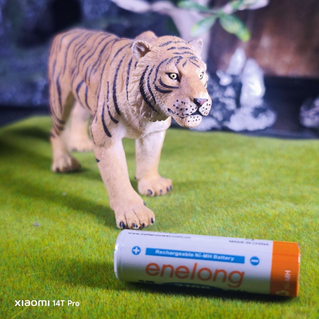 Mojo Tiger Harimau figure