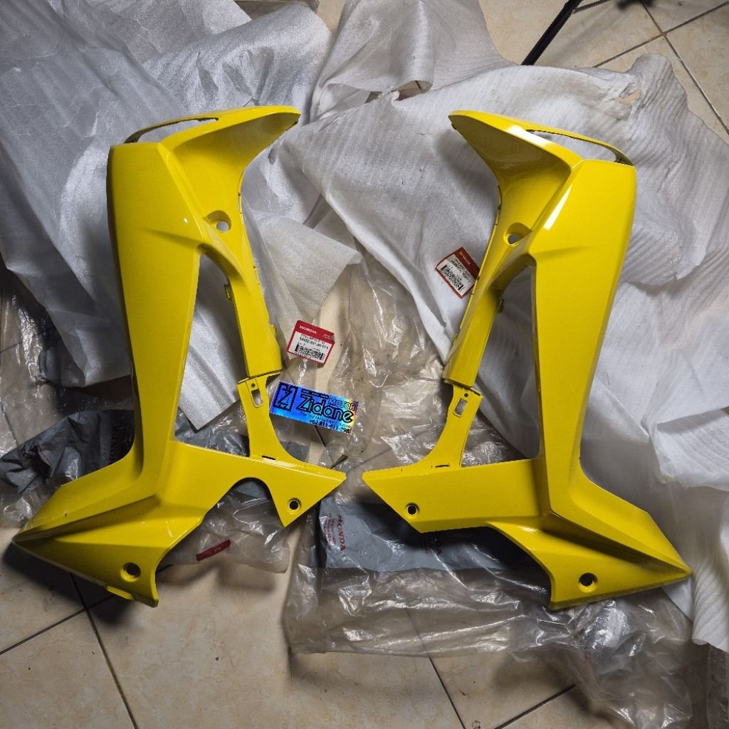 legshield tebeng sayap luar kuning supra x125 x 125 kuning original AHM