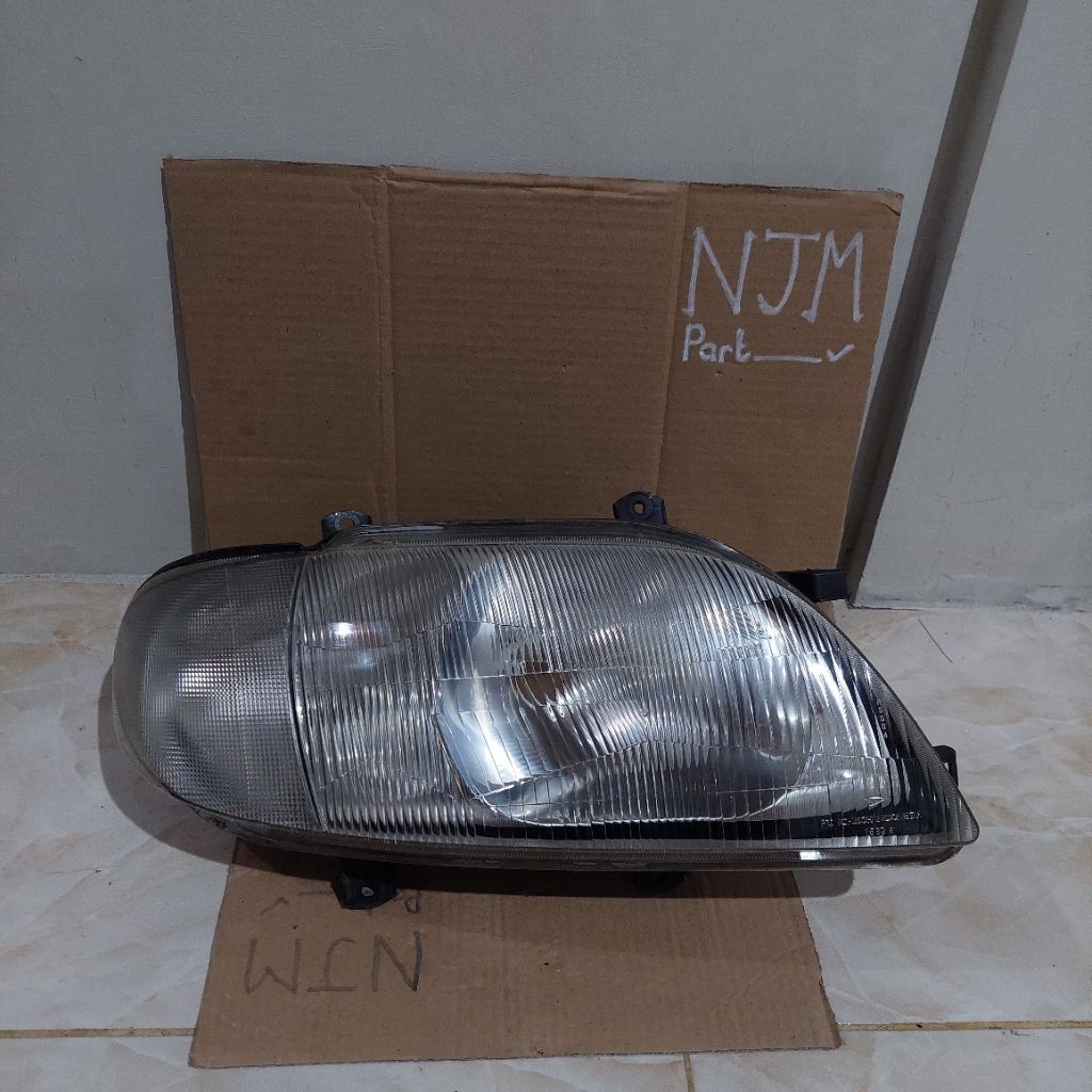 Headlamp Lampu Depan Daihatsu Taruna Kanan R Second Original