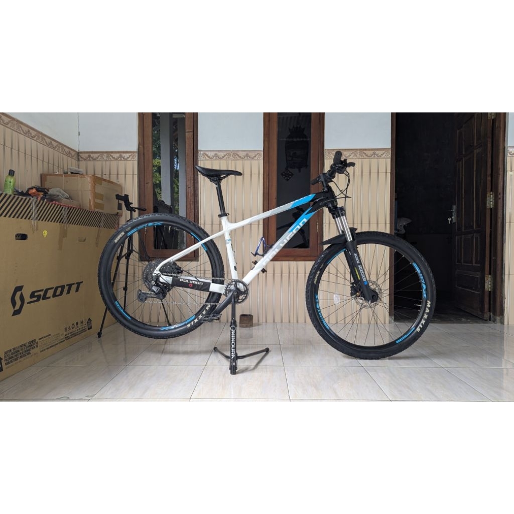 POLYGON XTRADA 5 2025 LIKENEW 96% M 27.5 NET