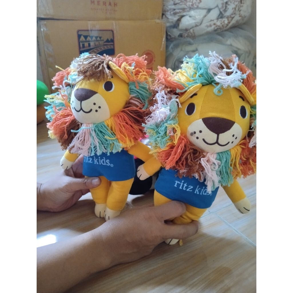 Boneka Lion