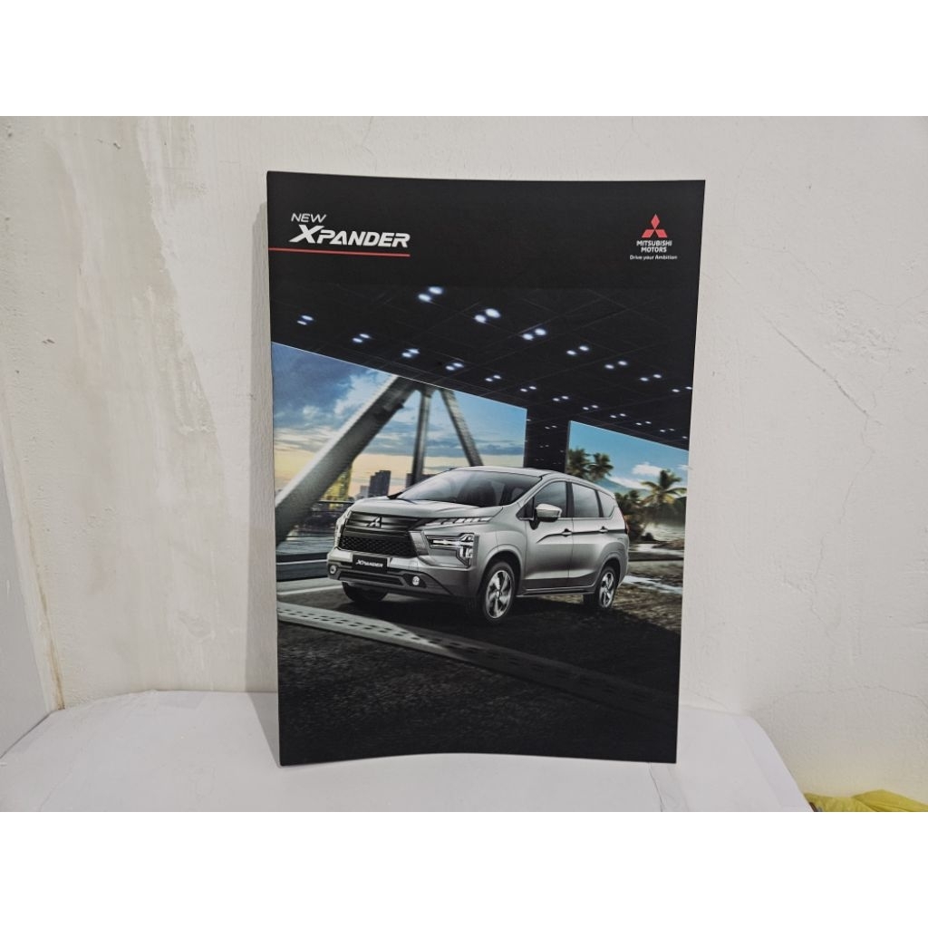 brosur katalog mobil mitsubishi xpander 2022 booklet buku