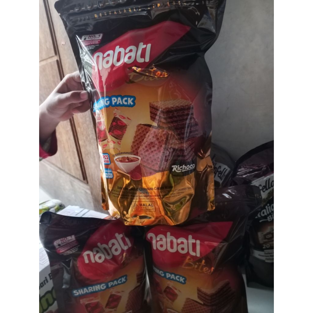 nabati pouch wafer nabati coklat