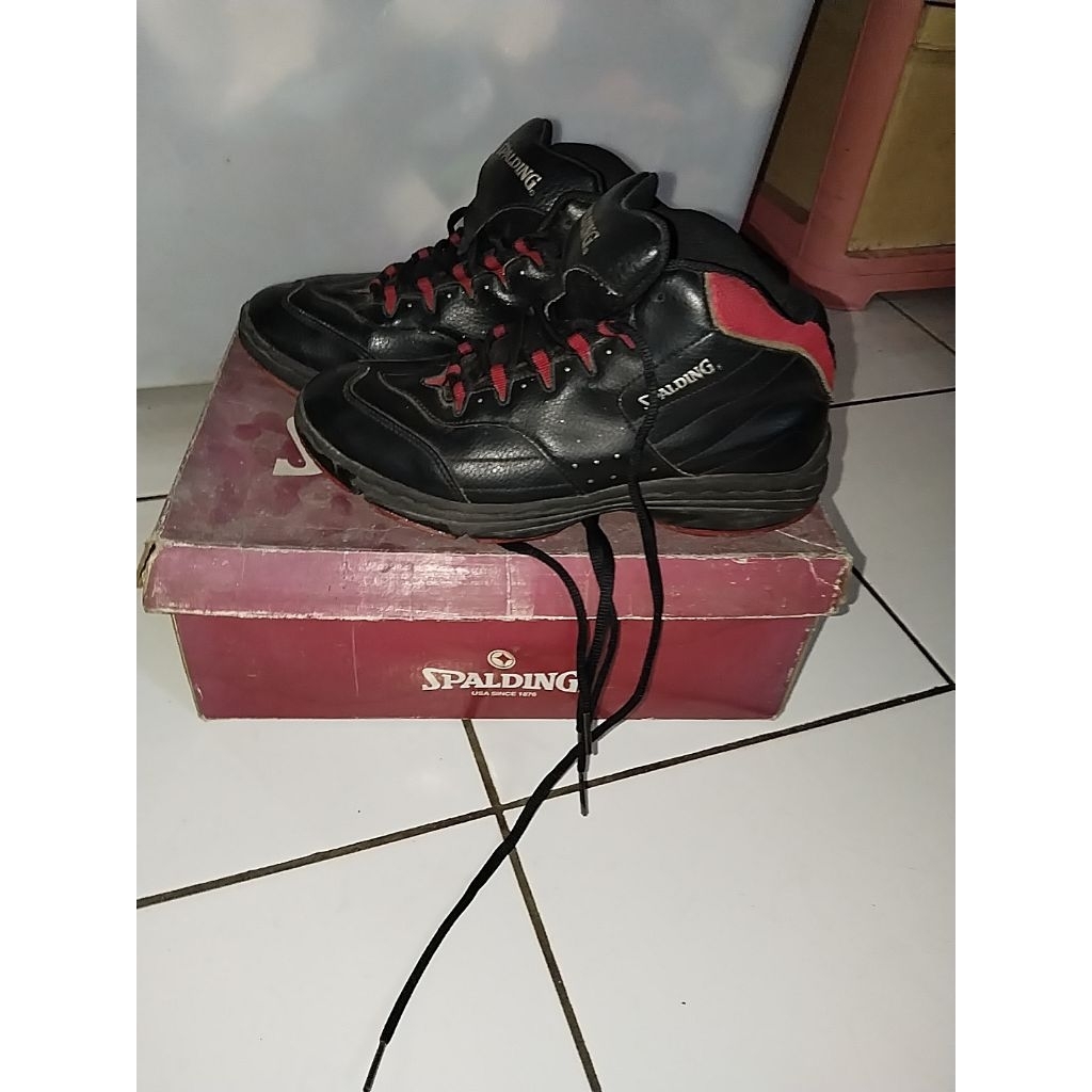 Sepatu Spalding Sneaker