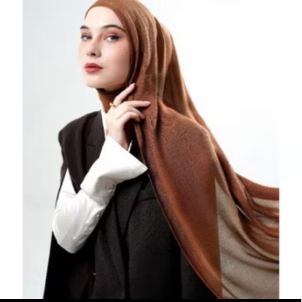 Preloved Mahira dres+ pashmina Faila heaven lights