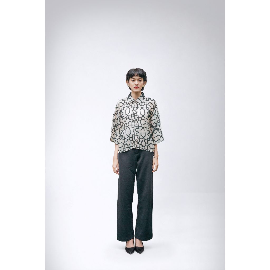 Batik Fractal Tara Blouse Wanita