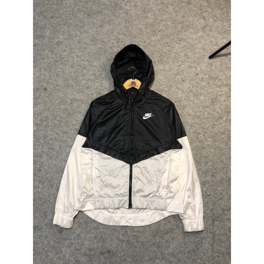 NIKE Sportswear Windrunner jacket | Black-White