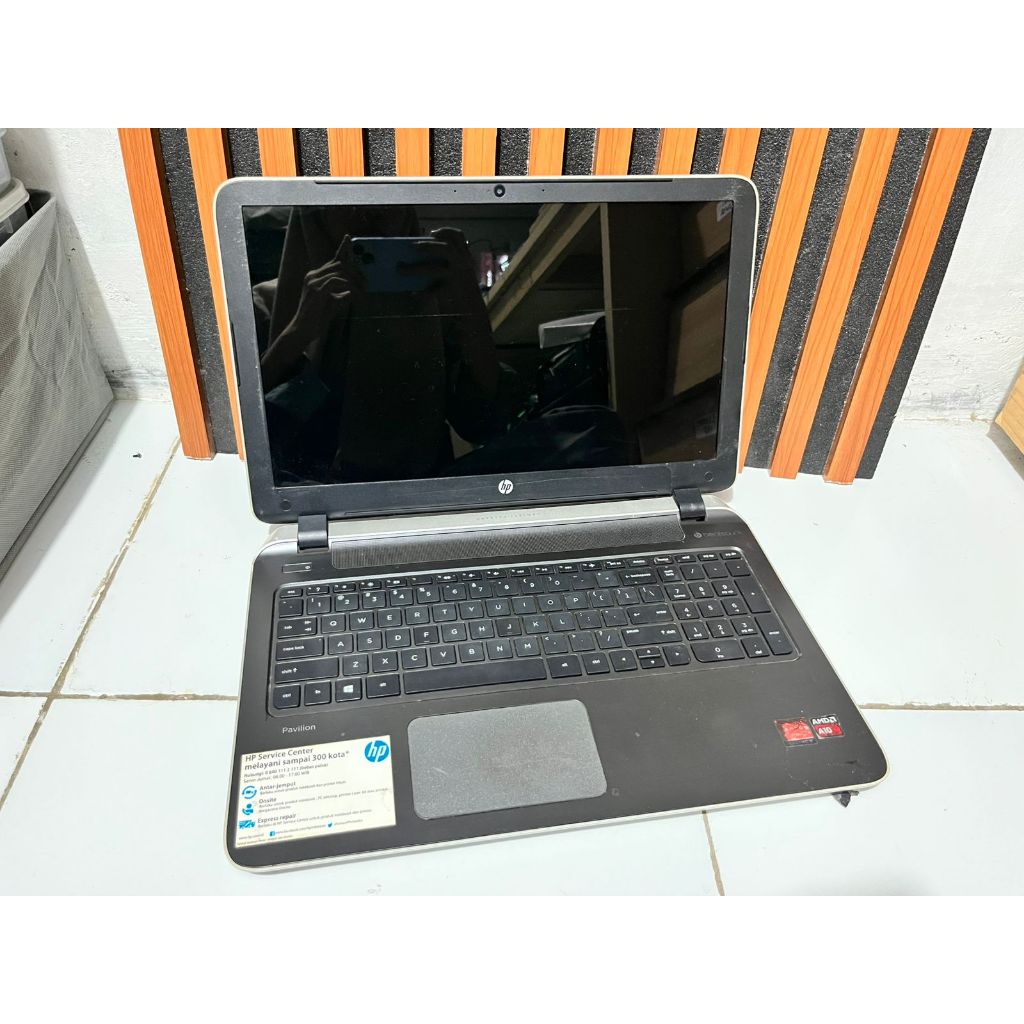 Laptop hp pavilion 15 notebook pc  Windows 10 home single language 64-bit Processor AMD A10-5745M 2.