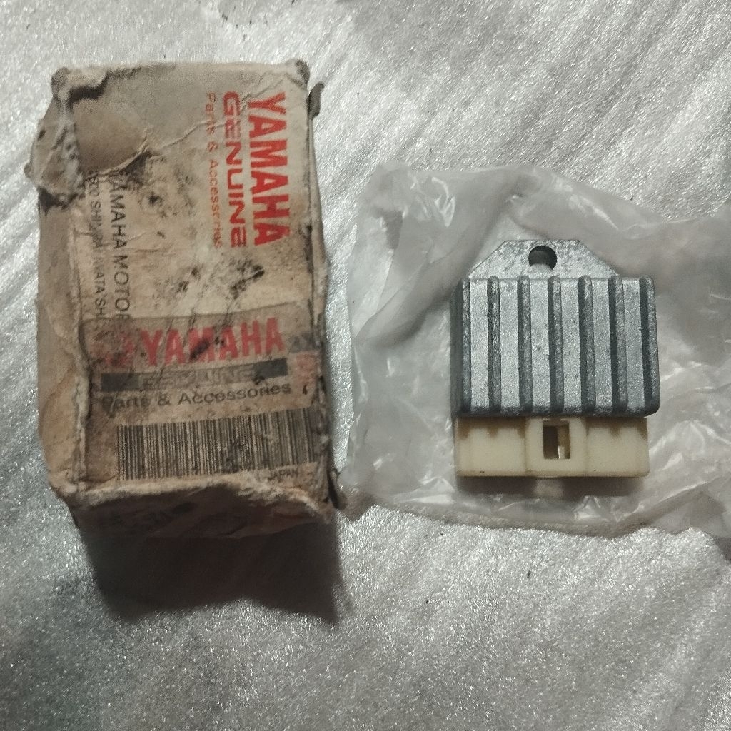 3xa h1960 00 original import Made in Japan ygp yamaha genuine part NOS kiprok regulator comp fiz r z
