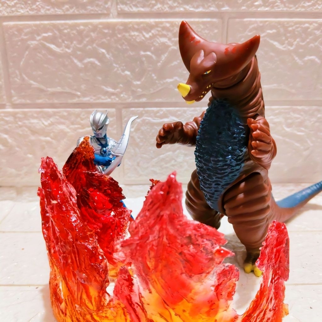 figure ultraman zero figure monster gomora figure gomora figure ultra monster gomora efek api figure
