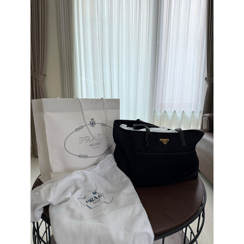 2025 Prada Re-Edition 1978 Tote Bag (Authentic)