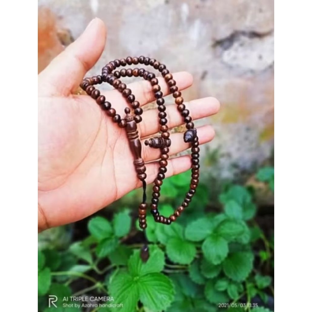 tasbih gaharu wangi tasbih kayu gaharu Kalimantan tasbih gaharu super 99