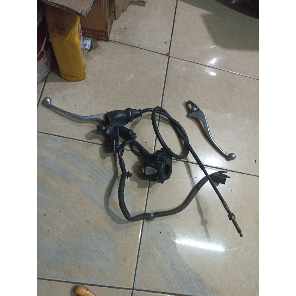 Holder Saklar kiri Cbr 150r k45a lokal original