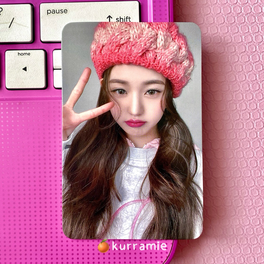 wts wonyoung official photocard x kirsh poca wony beret pink rajut pose peace