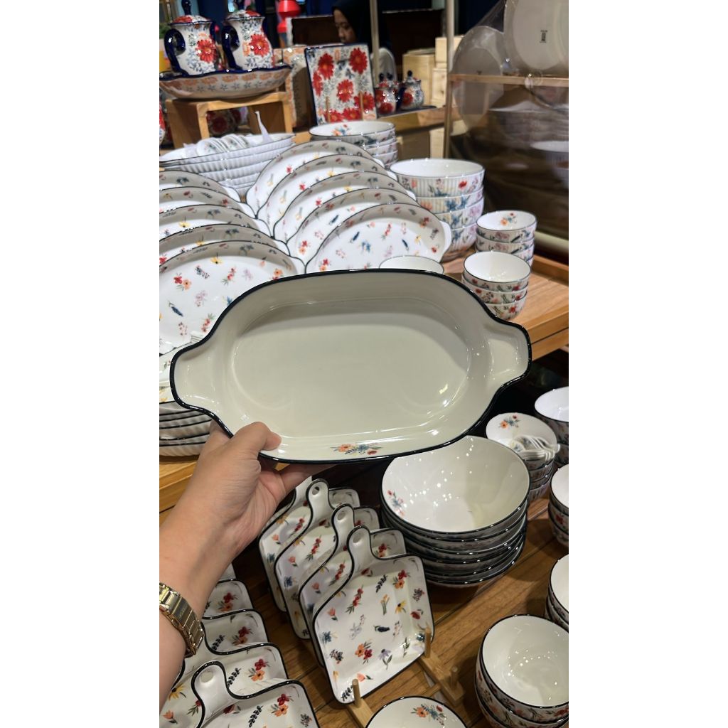 Opus One Seruni Petaline