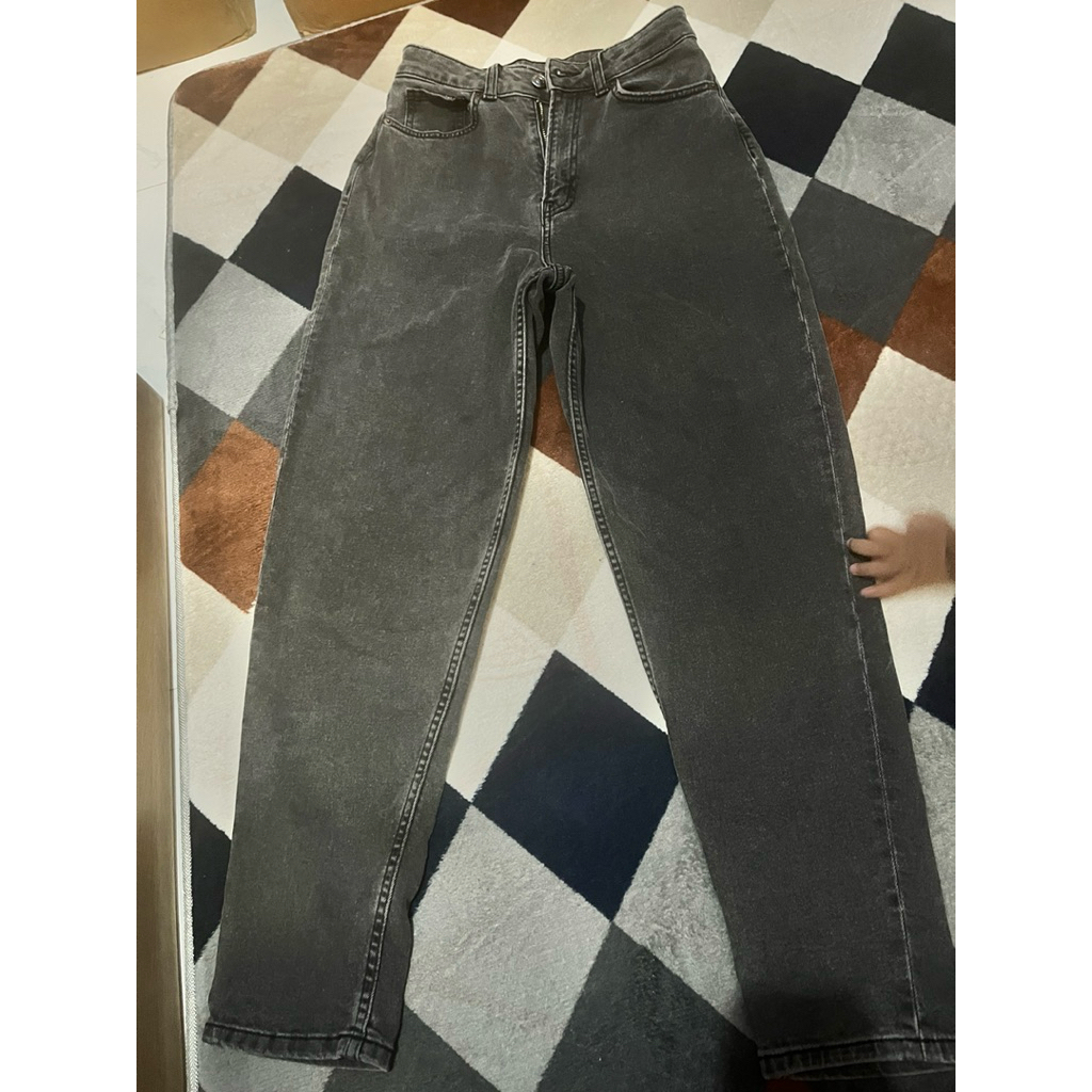 H&M mom jeans