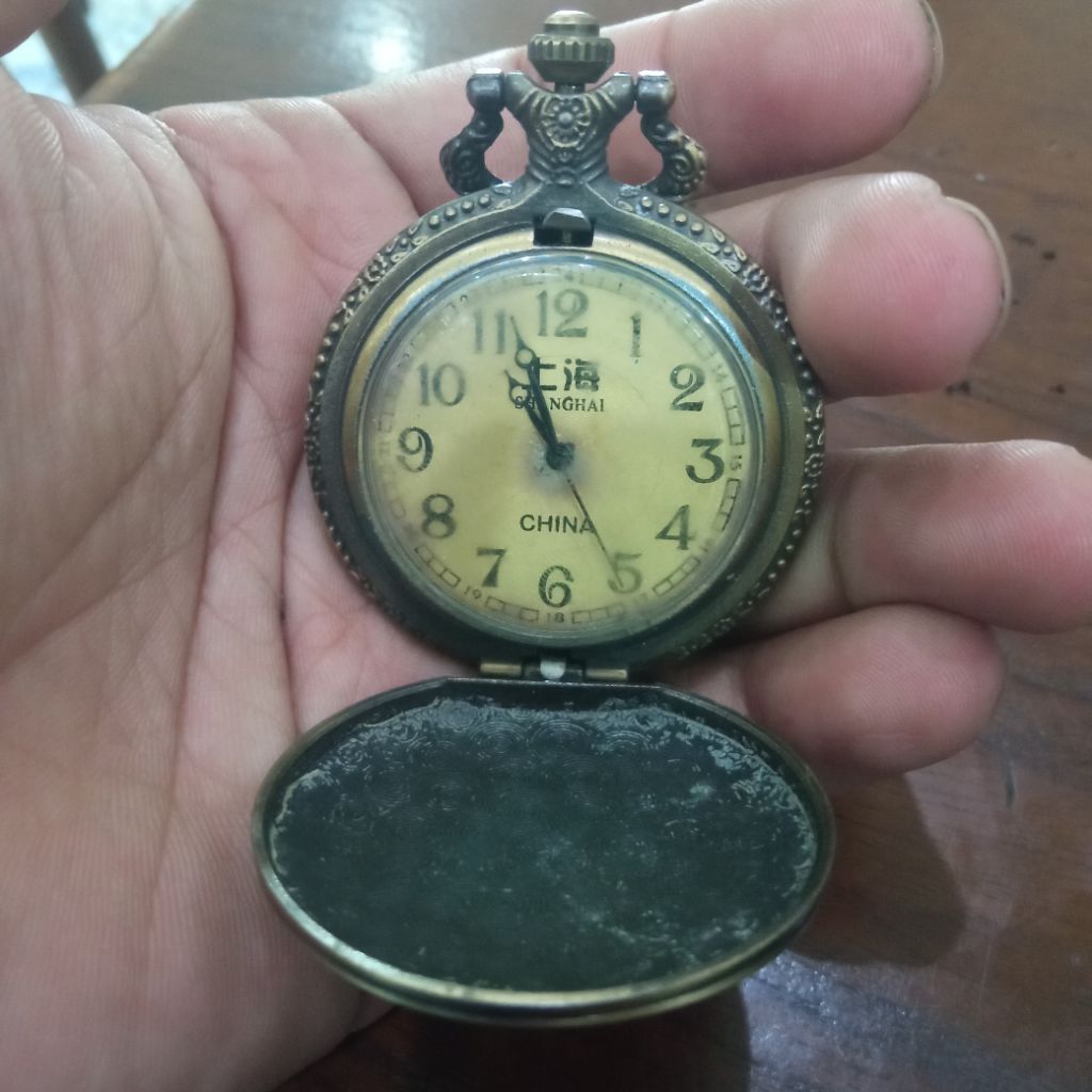 jam tangan genggam zodiak perunggu Vintage