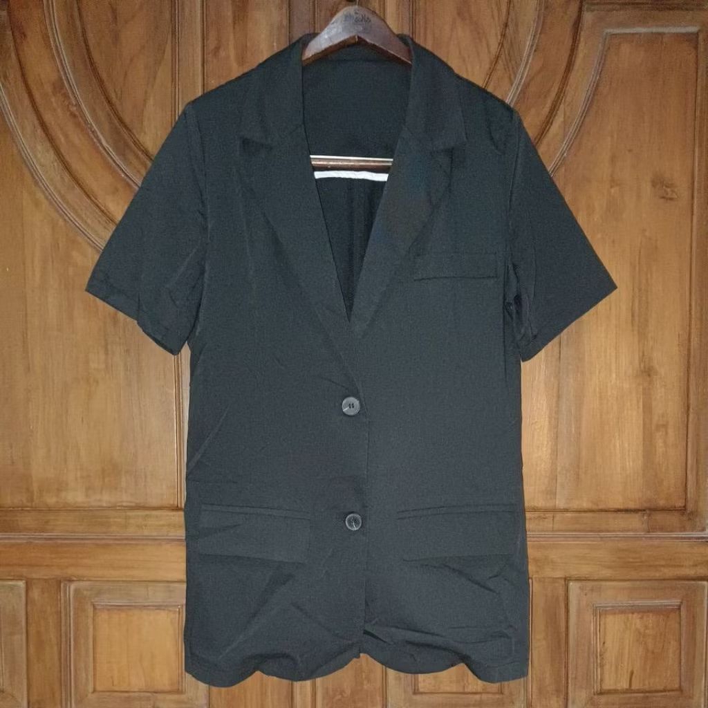 PRELOVED Blazer Daily Lengan Pendek Wanita Hitam Charcoal Belah Tinggi LD 98