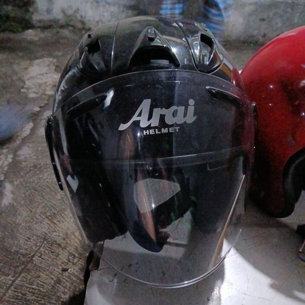 Helm Arai Black Glosy edition size M Second