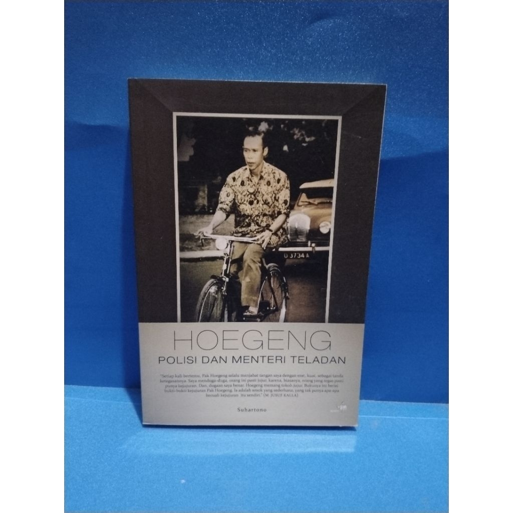 Buku original HOEGENG POLISI DAN MENTERI TELADAN