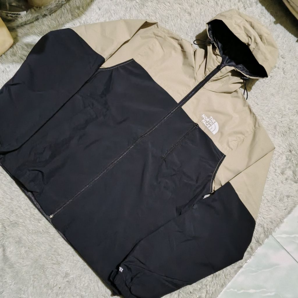 jaket Outdoor TNF size M LD 108 P 67 non ori limited fashion