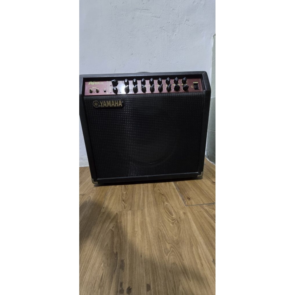 ampli gitar 12 inch yamaha dg 60 solidstate taiwan mulus