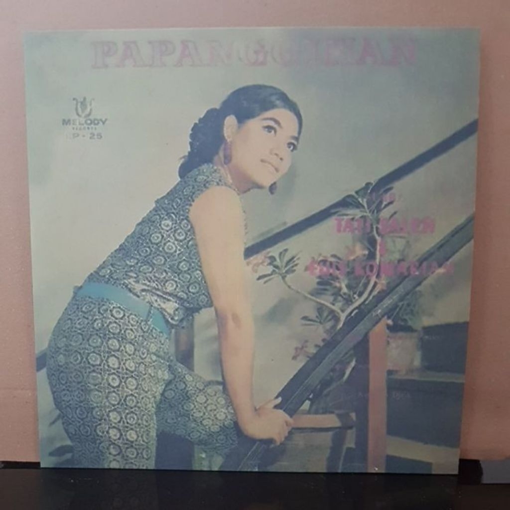 Vinyl Piringan Hitam 12 inch Tatty Saleh Euis Komariah Kosaman Djaja