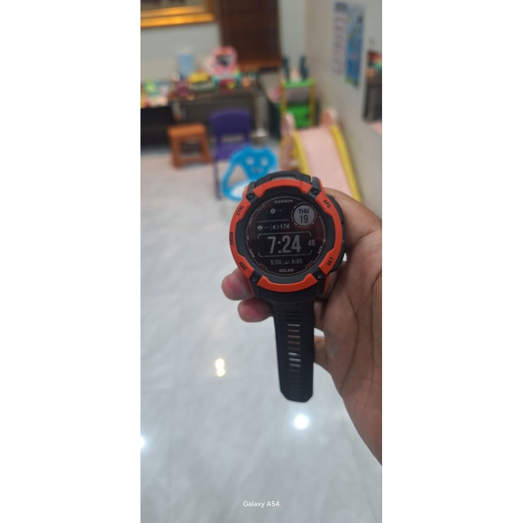 jam garmin instinct second like new