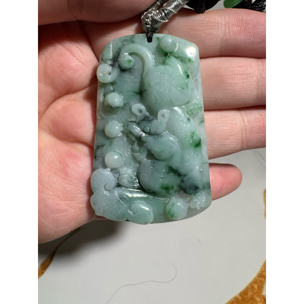 Liontin Giok Green Apple with floating Ancient Qilin & Ruyi