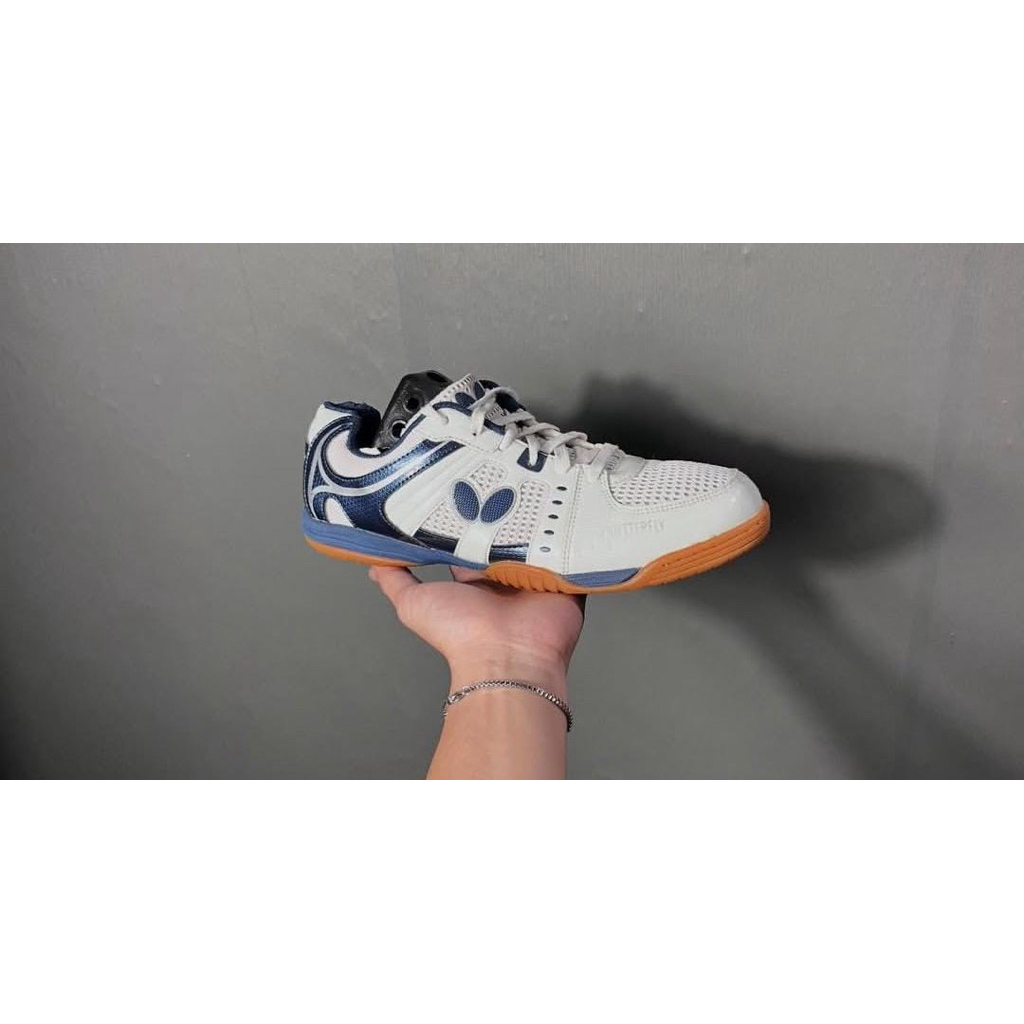 sepatu butterfly tenis meja