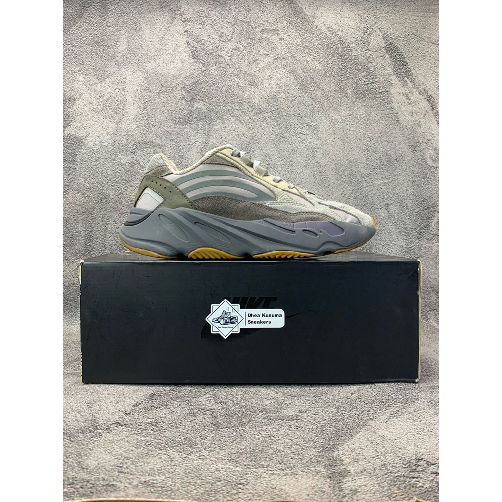Sepatu Second  Adidas Yeezy Boost 700 v2 “Tephra”  Size 42  Original Guarantee 100%