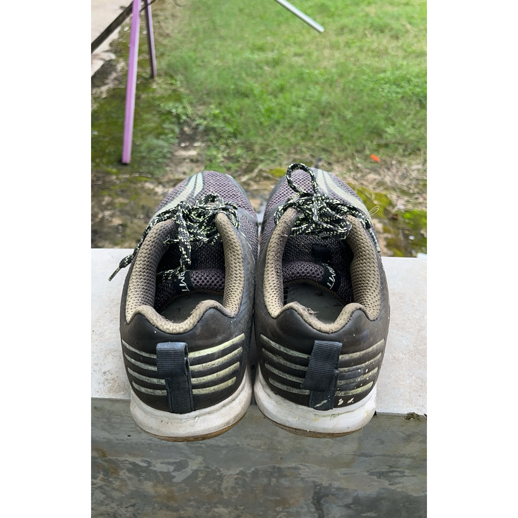 Sepatu lining Cloud Ace X Size 42