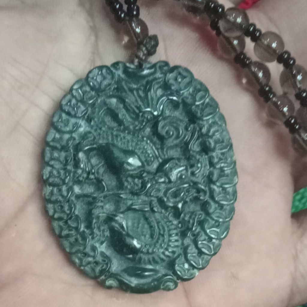 kalung liontin black Jade